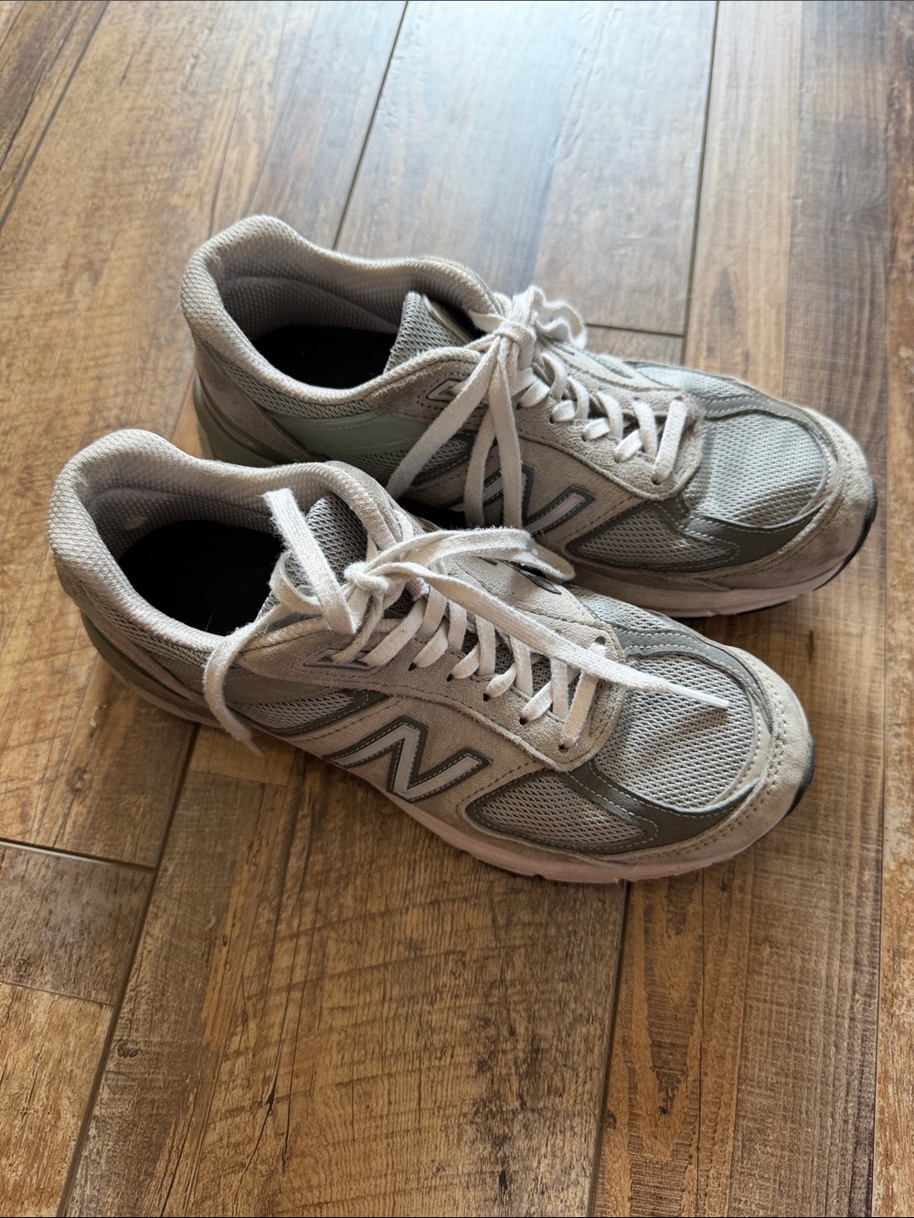 New Balance Women's 990v5 Light Gray Mesh Athletic Sneakers Made in the USA 9